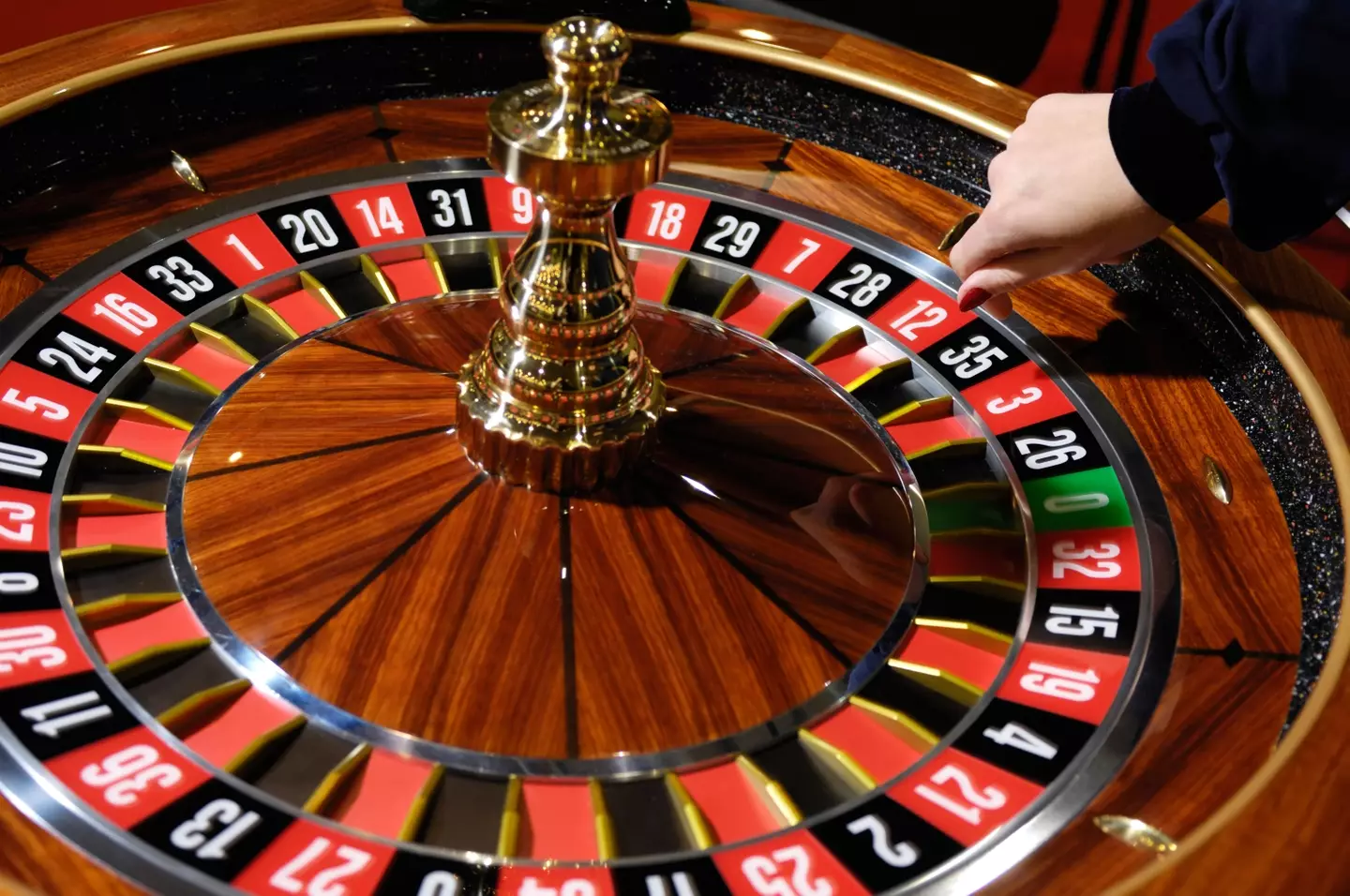 Anh em máu chiến với game Roulette tại nhà cái K8CC